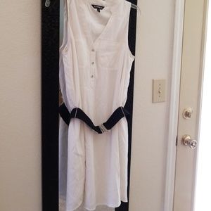 Sleeveless dress